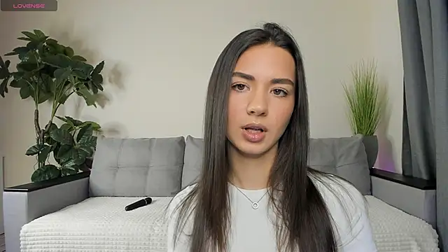 NicoleLuv online show from December 9, 1:13 pm