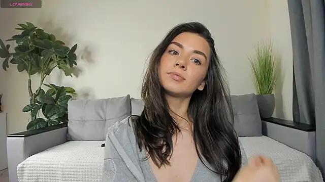 NicoleLuv online show from December 19, 1:07 pm