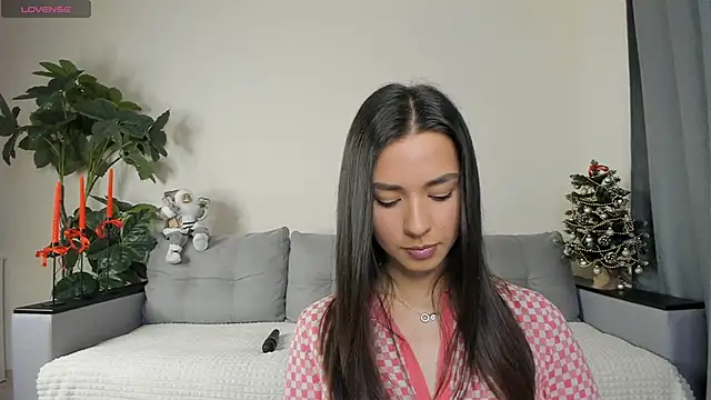 NicoleLuv online show from December 25, 1:09 pm