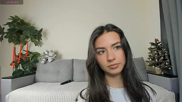 NicoleLuv online show from December 30, 1:47 pm