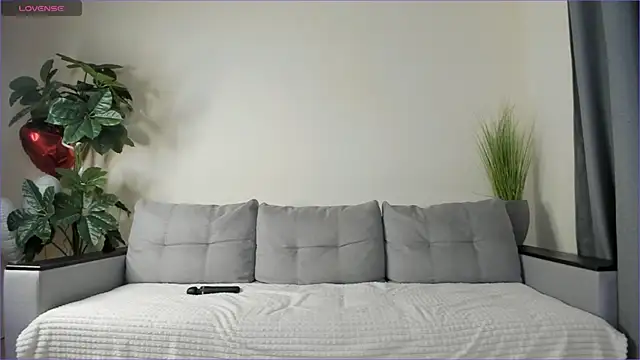 NicoleLuv online show from February 26, 4:14 pm