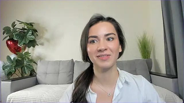 NicoleLuv online show from March 6, 4:07 pm