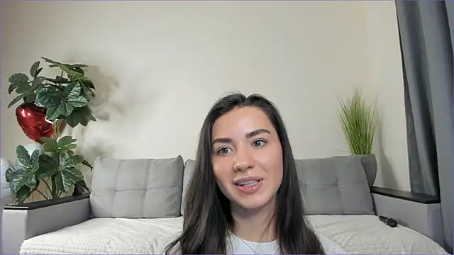 NicoleLuv online show from March 6, 7:10 pm