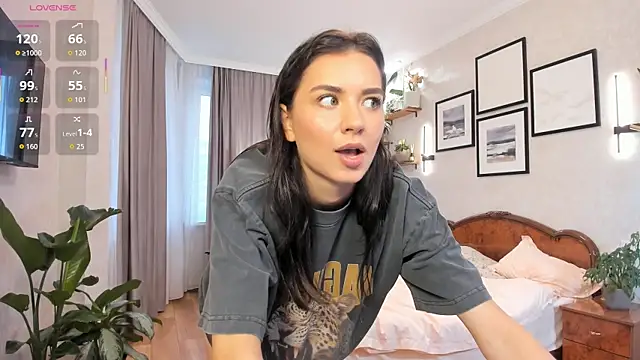 NicoleLuv online show from October 12, 1:10 pm