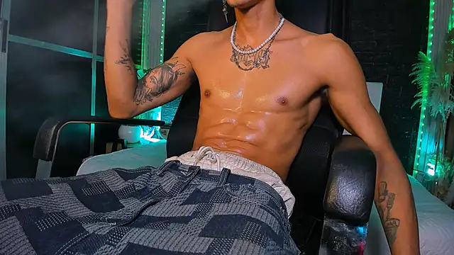 Snapshot of DemonKush-- chatting on March 6, 8:19 am DemonKush-- online show from March 6, 8:19 am