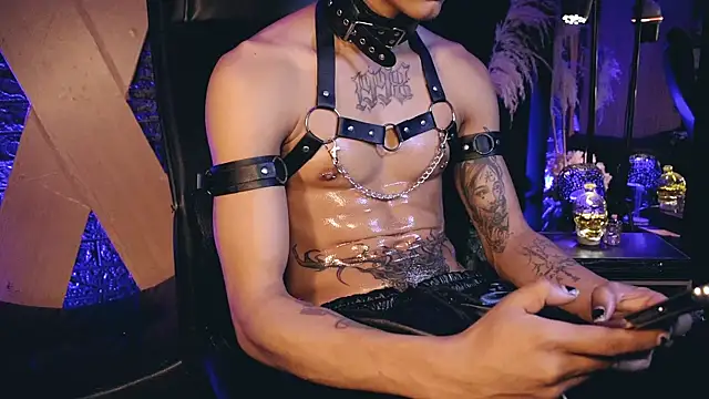 Snapshot of DemonKush-- chatting on September 27, 5:01 am DemonKush-- online show from September 27, 5:01 am