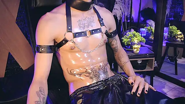 Snapshot of DemonKush-- chatting on October 1, 12:38 am DemonKush-- online show from October 1, 12:38 am