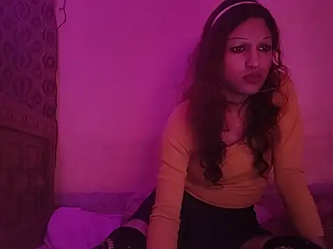 Snapshot of MmmMonikaBabie chatting on January 27, 9:44 pm MmmMonikaBabie online show from January 27, 9:44 pm