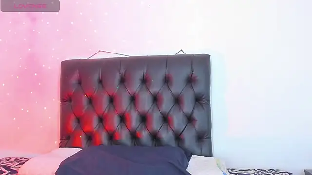 seline wolff online show from February 19, 4:44 am