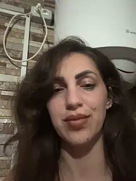 EmaSkyes online show from September 29, 6:13 pm