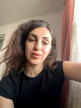 EmaSkyes online show from November 26, 9:54 am