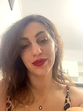 EmaSkyes online show from December 5, 8:01 am