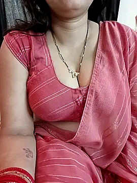 Snapshot of kaamuk_shweta chatting on April 4, 3:49 am kaamuk shweta online show from April 4, 3:49 am