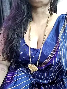 Snapshot of kaamuk_shweta chatting on April 5, 5:48 am kaamuk shweta online show from April 5, 5:48 am