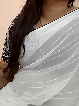 Snapshot of kaamuk_shweta chatting on April 8, 2:44 am kaamuk shweta online show from April 8, 2:44 am