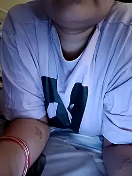 Snapshot of kaamuk_shweta chatting on April 14, 7:14 am kaamuk shweta online show from April 14, 7:14 am