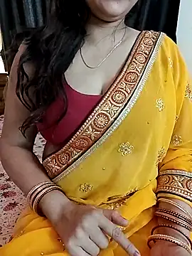 Snapshot of kaamuk_shweta chatting on April 16, 2:45 am kaamuk shweta online show from April 16, 2:45 am