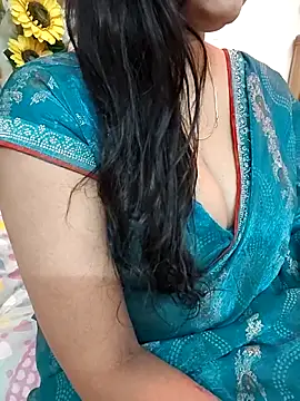 Snapshot of kaamuk_shweta chatting on April 20, 8:06 am kaamuk shweta online show from April 20, 8:06 am