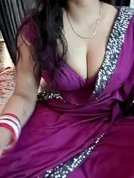 Snapshot of kaamuk_shweta chatting on April 21, 3:02 am kaamuk shweta online show from April 21, 3:02 am