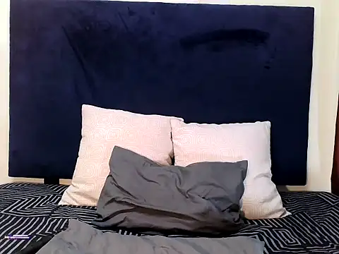 ReginaStar16 online show from May 13, 1:52 pm