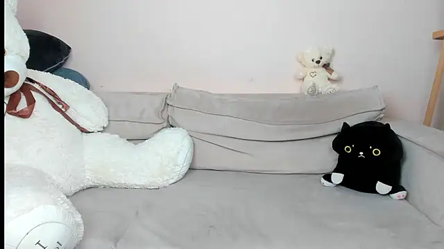 daeneryy online show from February 19, 12:03 am