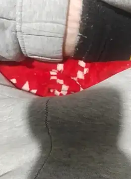 Snapshot of krissraw chatting on October 11, 12:32 am krissraw online show from October 11, 12:32 am