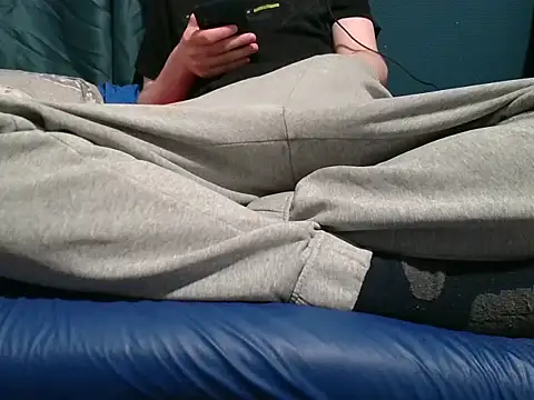 Snapshot of krissraw chatting on November 18, 3:56 am krissraw online show from November 18, 3:56 am