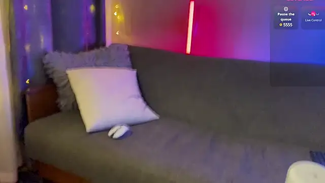 Snapshot of Adam_misti chatting on December 1, 6:52 pm Adam misti online show from December 1, 6:52 pm