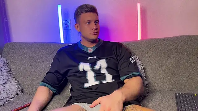 Snapshot of Adam_misti chatting on January 22, 1:21 pm Adam misti online show from January 22, 1:21 pm