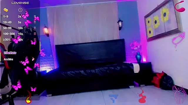 Snapshot of Oriana_braom chatting on April 18, 7:58 pm Oriana braom online show from April 18, 7:58 pm