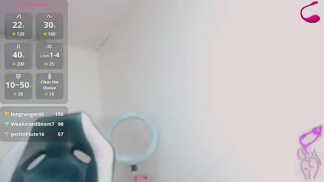Snapshot of Oriana_braom chatting on May 7, 7:19 pm Oriana braom online show from May 7, 7:19 pm