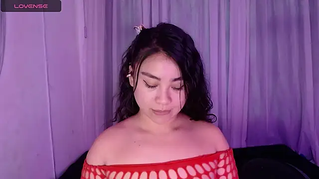 Snapshot of hinataleecs chatting on November 19, 9:04 pm hinataleecs online show from November 19, 9:04 pm