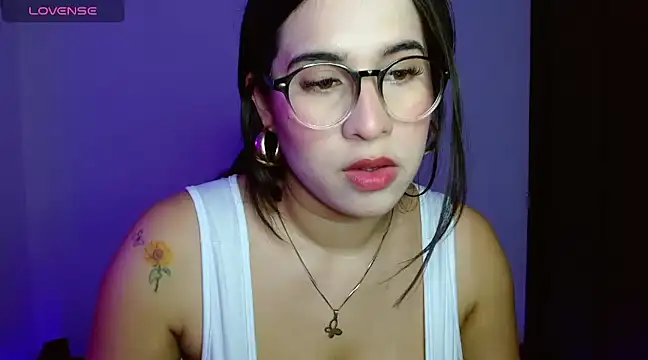 angelasmith15 online show from December 3, 8:27 am