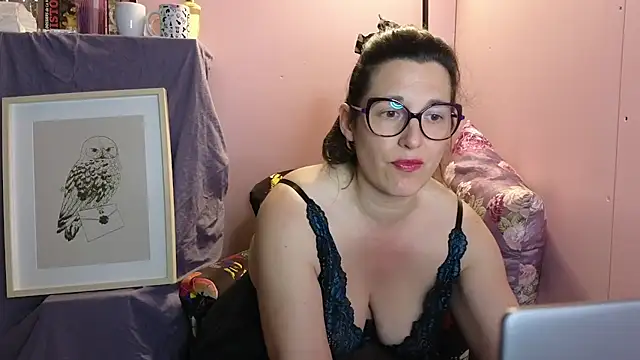 Snapshot of bella-louva chatting on June 10, 6:51 pm bella-louva online show from June 10, 6:51 pm