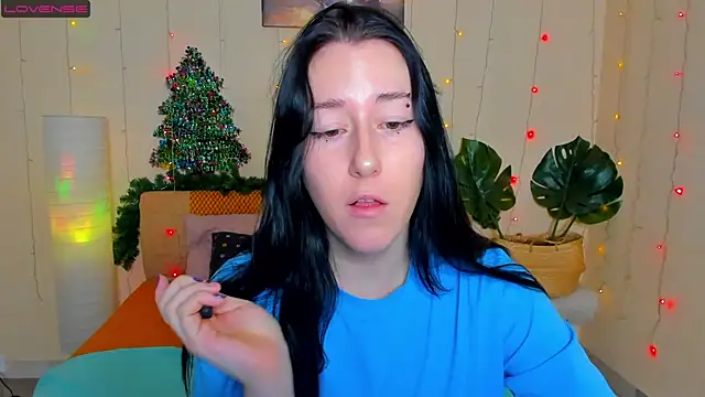 Snapshot of adell_berry chatting on December 19, 2:01 am adell berry online show from December 19, 2:01 am