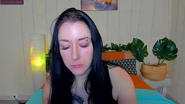 Snapshot of adell_berry chatting on January 9, 1:39 am adell berry online show from January 9, 1:39 am