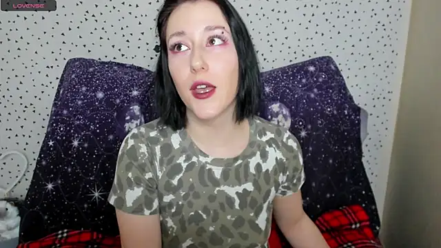 Snapshot of adell_berry chatting on February 7, 5:31 am adell berry online show from February 7, 5:31 am