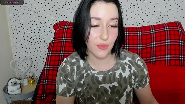 Snapshot of adell_berry chatting on February 13, 7:35 am adell berry online show from February 13, 7:35 am