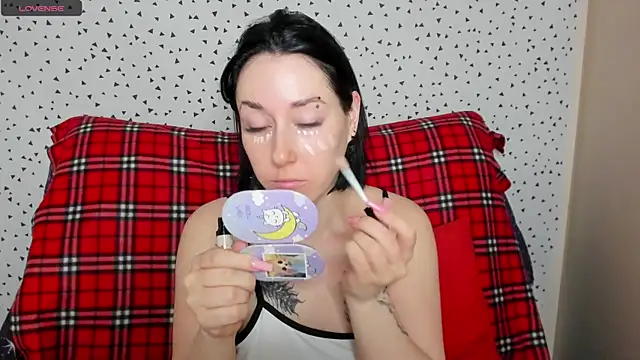 Snapshot of adell_berry chatting on February 14, 1:56 am adell berry online show from February 14, 1:56 am