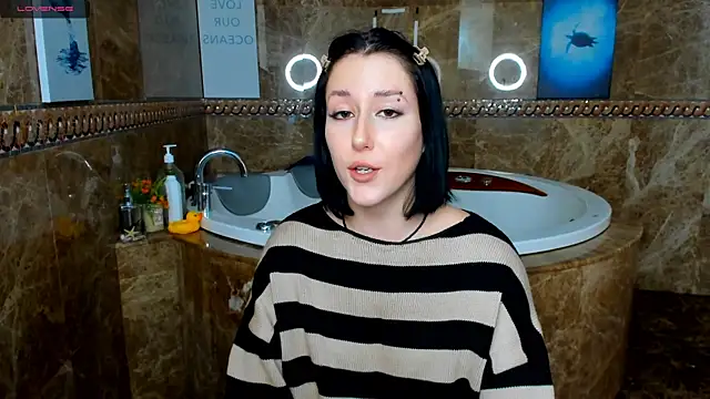 Snapshot of adell_berry chatting on March 19, 8:55 am adell berry online show from March 19, 8:55 am