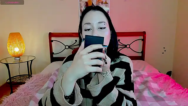 Snapshot of adell_berry chatting on September 20, 2:12 am adell berry online show from September 20, 2:12 am