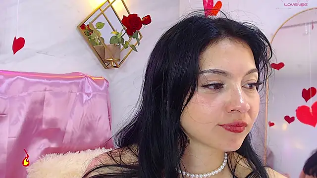 Snapshot of _Rouse_v chatting on February 14, 8:37 pm Rouse v online show from February 14, 8:37 pm