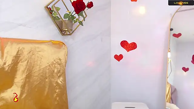 Snapshot of _Rouse_v chatting on February 17, 4:37 pm Rouse v online show from February 17, 4:37 pm