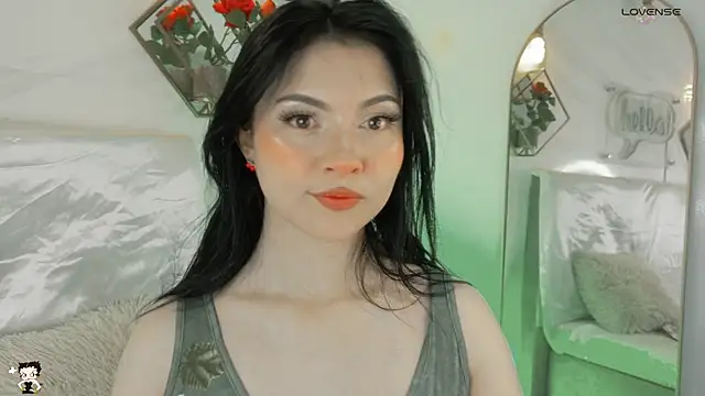 Snapshot of _Rouse_v chatting on October 5, 1:53 pm Rouse v online show from October 5, 1:53 pm