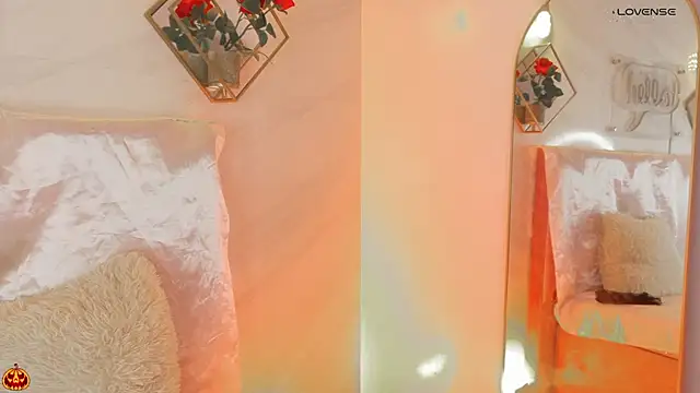 Snapshot of _Rouse_v chatting on October 17, 2:41 pm Rouse v online show from October 17, 2:41 pm