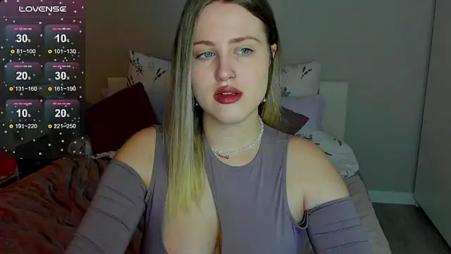 Snapshot of _Sarah_Soul_ chatting on October 13, 12:21 am Sarah Soul online show from October 13, 12:21 am