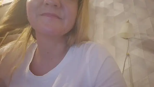 Snapshot of EstrellaWalters chatting on November 8, 5:56 pm EstrellaWalters online show from November 8, 5:56 pm