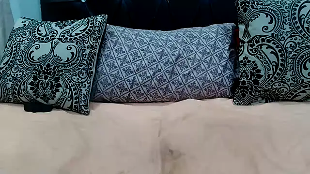 Snapshot of FantasygirlXxx_ chatting on December 7, 1:36 am FantasygirlXxx online show from December 7, 1:36 am