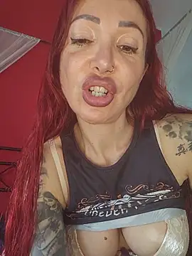 Snapshot of Carolina_red chatting on May 27, 4:04 pm Carolina red online show from May 27, 4:04 pm