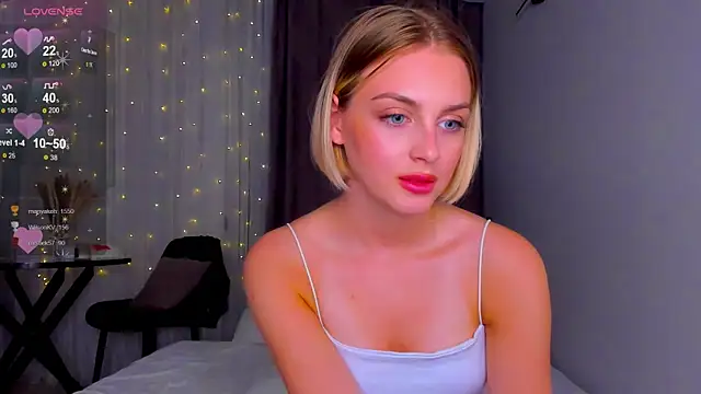 Snapshot of pretty_girlnextdoor chatting on January 1, 9:09 pm pretty girlnextdoor online show from January 1, 9:09 pm